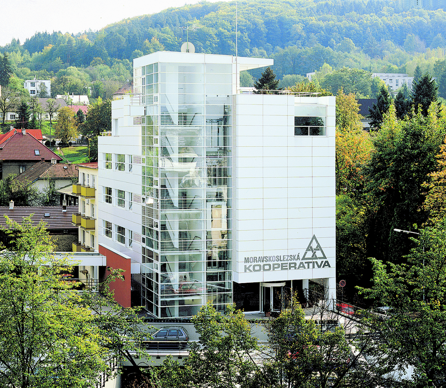 Projekt administrativní budovy Moravskoslezské kooperativy ve Zlíně projektovala společnost Centroprojekt