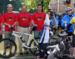 Cyklotým Centroprojektu na startu závodu Rusavská padesátka