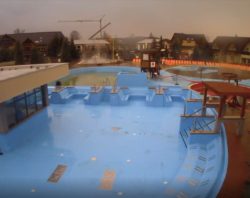 Časosběrné video zachycující výstavbu bazénu BT-7 v aquaparku Gino Paradise v Bešeňové